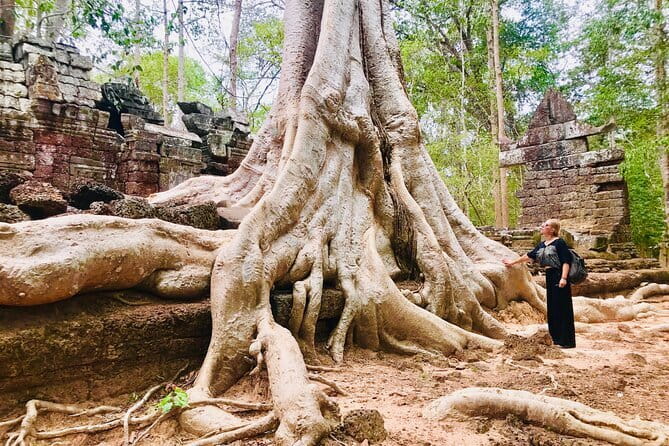 1-Day Angkor Wat Cycling Tour: Scenic Bike Adventure in Siem Reap - Prasat Kravan and the ride through local villages