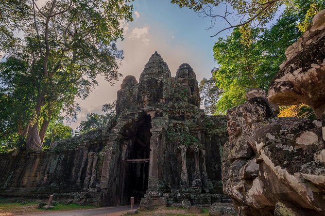 1-Day Angkor Wat Sunrise & All Interesting Temples Private Tour - The terraces and Preah Palilay slow the pace