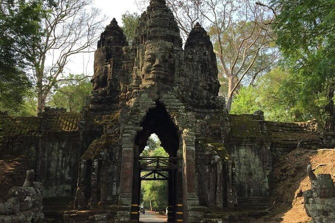1 Day Angkor Wat with Sunrise Tour - What the private vehicle adds to the day