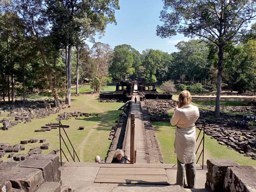1-Day private Angkor Temple Tour from Siem Reap - Bayon and the famous smiling faces
