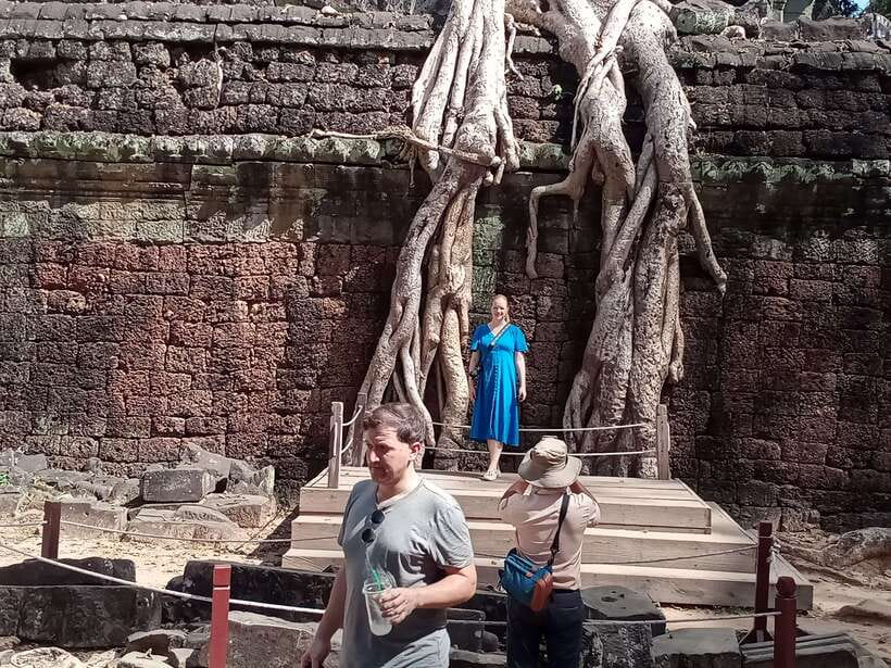 1-Day private Angkor Temple Tour from Siem Reap - Hotel pickup and the ride into Angkor