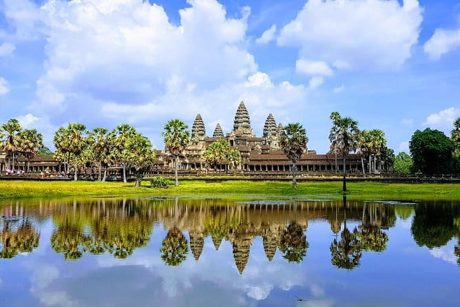 1 day special Tour: Angkor Wat,Bayon,Ta Prohm, Bantey srei and Beng Mealea - Why this one-day temple route works