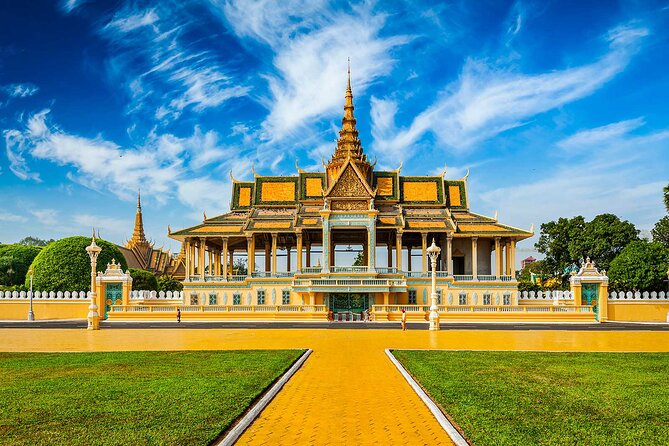 13 Days Private Tour to Cambodia, Angkor Wat and Vietnam - Phnom Penh: royal rooms and a painful history