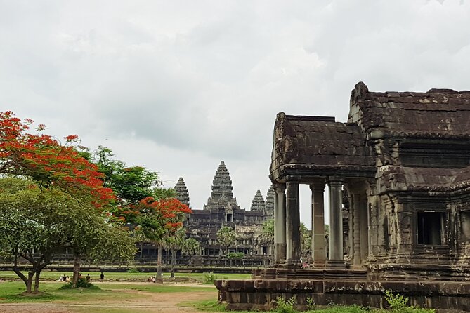 1day private tour to all majestic Temples in Angkor and Sunset - Royal Angkor Thom at Phimeanakas and the Terraces