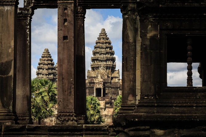 2-Day : Angkor Sunrise, Kompong Phluk Sunset & Banteay Srei Tour - Six temples beyond the main circuit