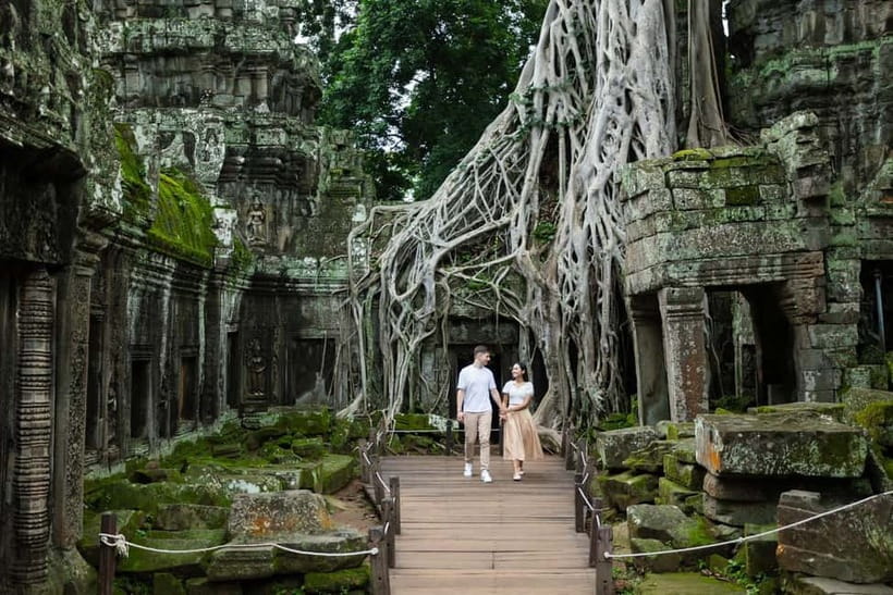 2-Day Angkor Wat, Kulen Mountain, Beng Mealea and Tonle Sap - Bayon and Angkor Thom’s smiling faces
