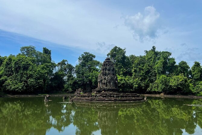 2-Day Angkor Wat Tour with Banteay Srei and Floating Village - Banteay Srei and the Finest Carving