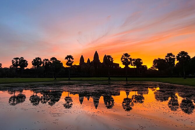 2-Day Angkor Wat Tour with Banteay Srei and Floating Village - Phnom Bakheng: A Sunset Option, Not a Promise