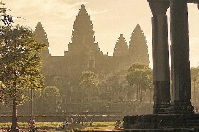 2-Day Best of Angkor Wat and Tonle Sap Lake Tour - The Elephants Terrace and Leper King Terrace