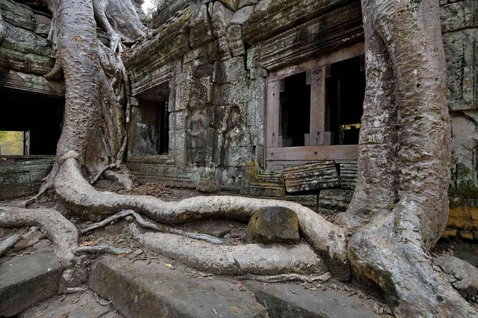 2-Day Phnom Penh to Siem Reap and Angkor Wat Temples - Kompong Khleang and life on Tonle Sap