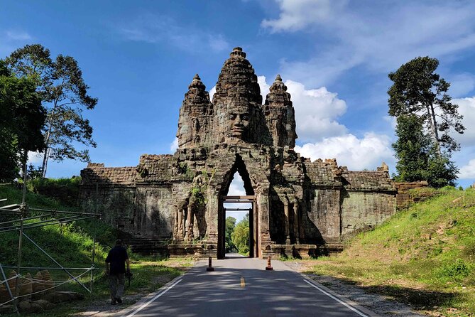 2-Day Phnom Penh to Siem Reap and Angkor Wat Temples - Bayon and the famous stone faces