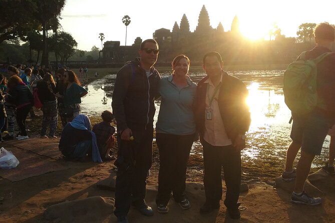 2-Day tour with sunrise - Day 1 begins with Angkor Wat