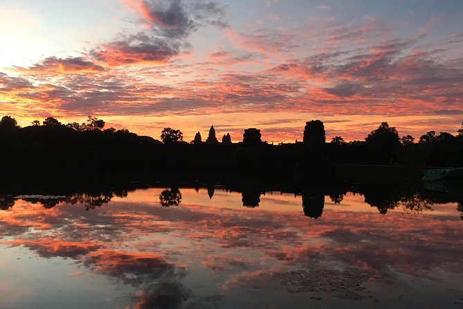 2 Days Discover Angkor Wat Complex and Cambodia's Villages Tours - Angkor Thom, Bayon, and the faces of a royal capital