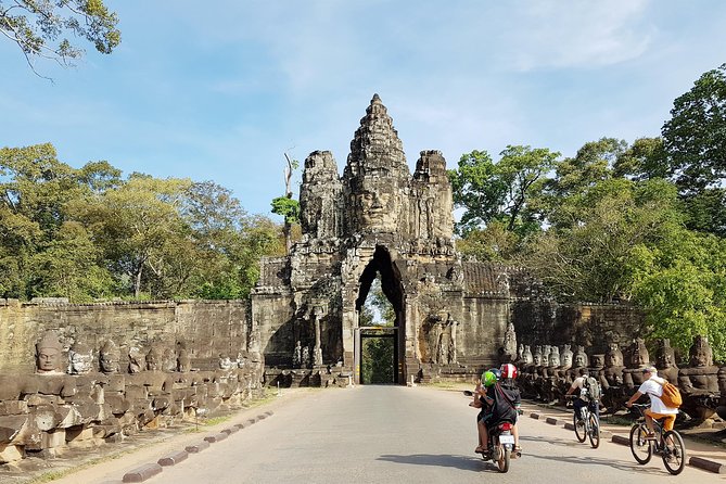 2-Days Private Tour in Angkor Sunrise, Banteay Srei and Beng Mealea Temple - Banteay Srei and the finest carving details