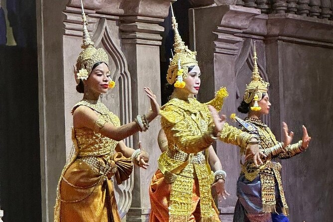 2 Days Tour in Siem Reap including Lunch, Dinner & Apsara Show - Banteay Srei and lunch on a floating hut