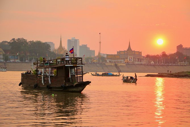 2hours Private Sunset Cruise with unlimited beer, soft drinks and Tour guide - Fishing villages and stilted houses