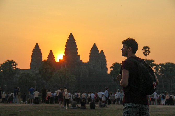 3-Days Discovery Of Angkor: Waterfalls,Floating Village and Banteay Srei temple - Day 1: Angkor Thom, Bayon, and sunset from Phnom Bakheng