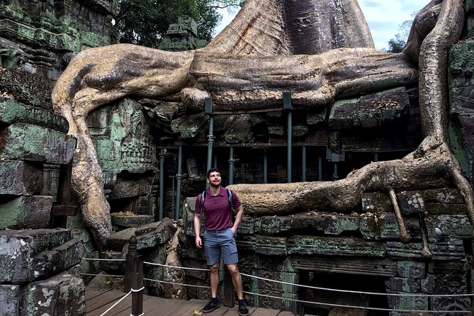 4-Day Excursion of Angkor, Koh Ker, Beng Mealea, Tonle Sap and Waterfalls - Day 2: Angkor Thom, Bayon, Angkor Wat, and sunset