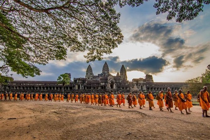 5-Day All Major Temples & Kulen Mount Waterfall & Koh Ker & Beng Mealea - Transport, guide service, and comfort