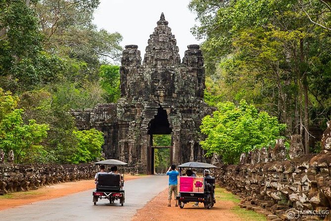 7-must See Temples in Angkor Park (Private Guided Tour) - Bayon and the faces of Angkor Thom