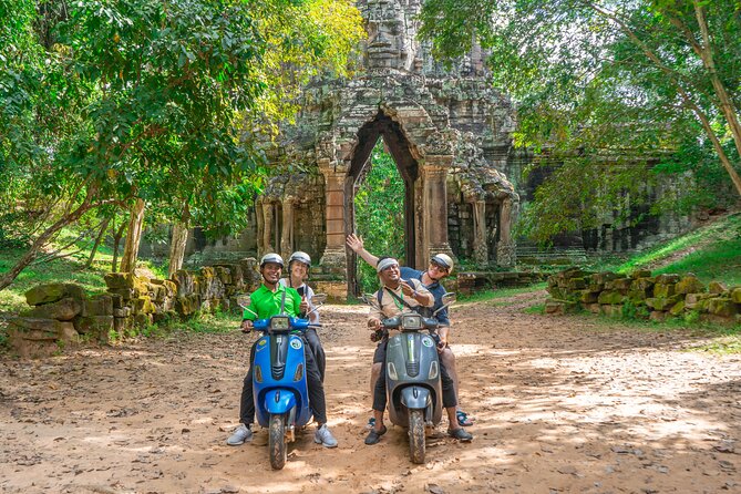 Angkor Adventure Vespa Tour / Tuk Tuk or Car - Why a Vespa changes your Angkor day