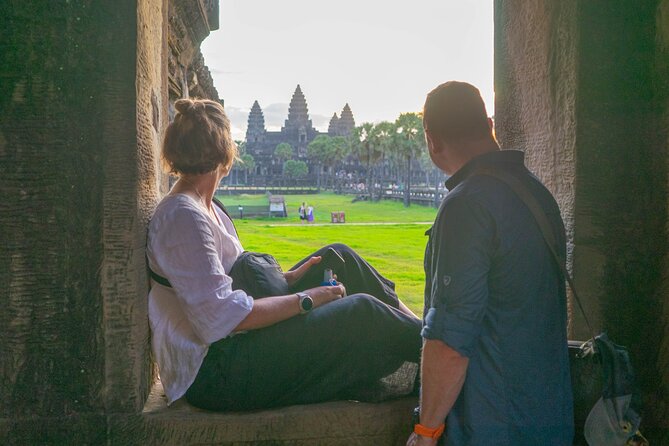 Angkor Adventure Vespa Tour / Tuk Tuk or Car - Srah Srang lunch: a welcome pause away from the stones