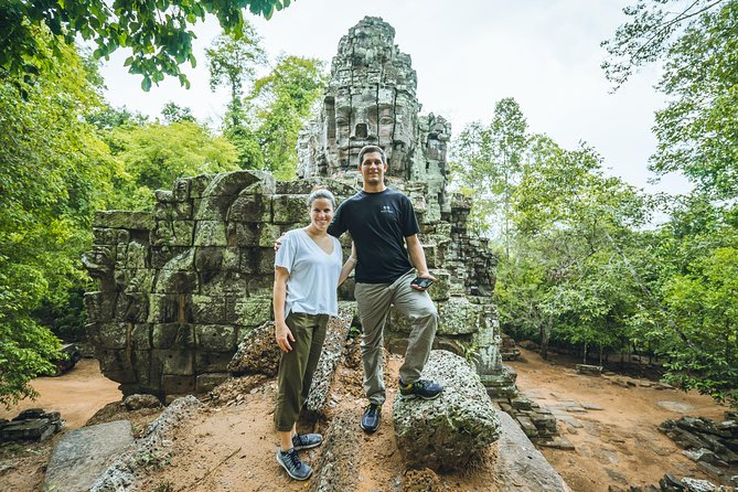 Angkor Jeep Tour Discovery - Inclusive Lunch - Lunch beside Sra Srang Lake
