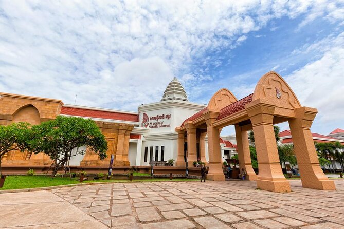 Angkor National Museum with transport - Key points at a glance