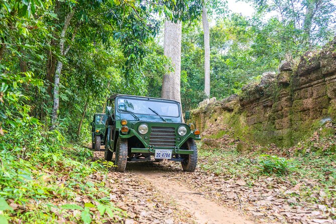 Angkor Sunrise Jeep Tour - Inclusive Breakfast & Lunch - Angkor Thom brings a different scale