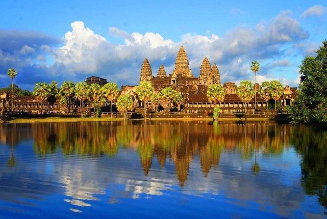 Angkor temples Tour - Angkor Wat, the essential first look