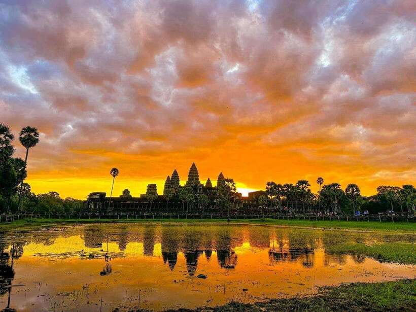 Angkor Wat 1 Day with Sunrise Combined tour with (Tuk Tuk) - Small details that make the day easier
