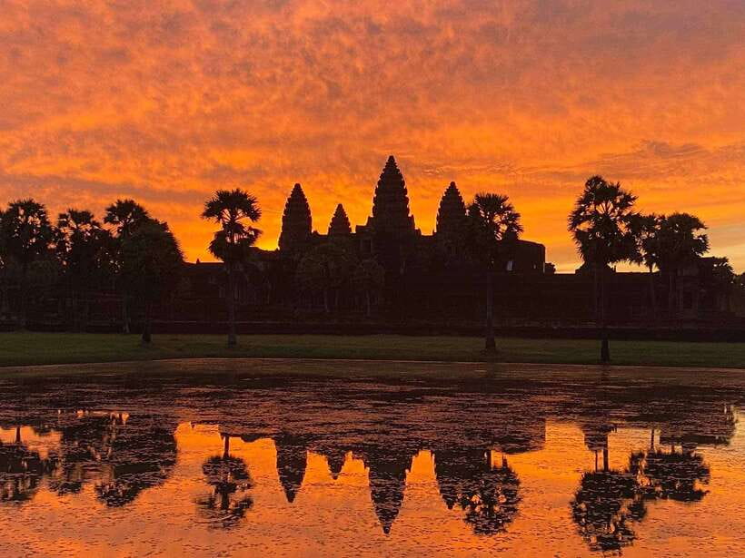 Angkor Wat 2-Day complex Sun rise & Sun set with Guided Tour - Day two reaches the larger outer circuit