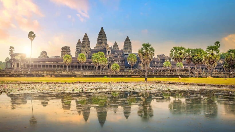 Angkor Wat: 2-Day Sunrise and Floating Village Tour - Day One Begins Before Sunrise at Angkor Wat