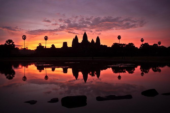 Angkor Wat & Banteay Srey Tour - Angkor Wat: start with the great Khmer monument