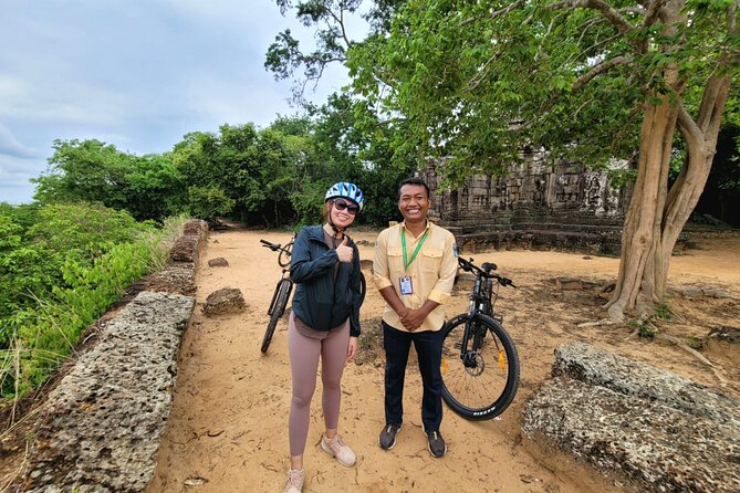 Angkor Wat Bike Tour with Lunch Included - 2:00 pm: Bayon and the gates of Angkor Thom