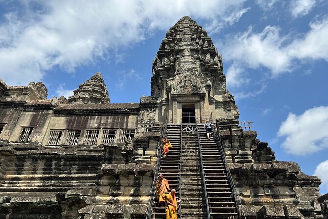 Angkor Wat Bike Tour with Lunch Included - 8:30 am: leaving Siem Reap for Angkor Wat