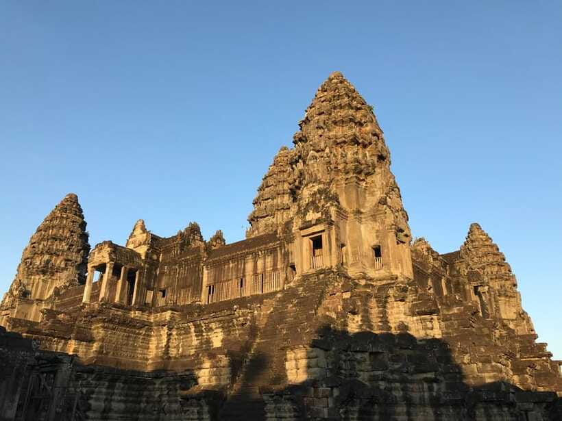 Angkor Wat by Vintage Jeep – Private Tour (Optional Sunrise) - Lunch in the shade, with the bill left to you