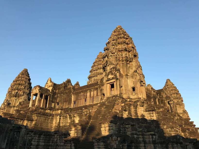 Angkor Wat by Vintage Jeep – Private Tour (Optional Sunrise) - Angkor Wat: two hours with the monument