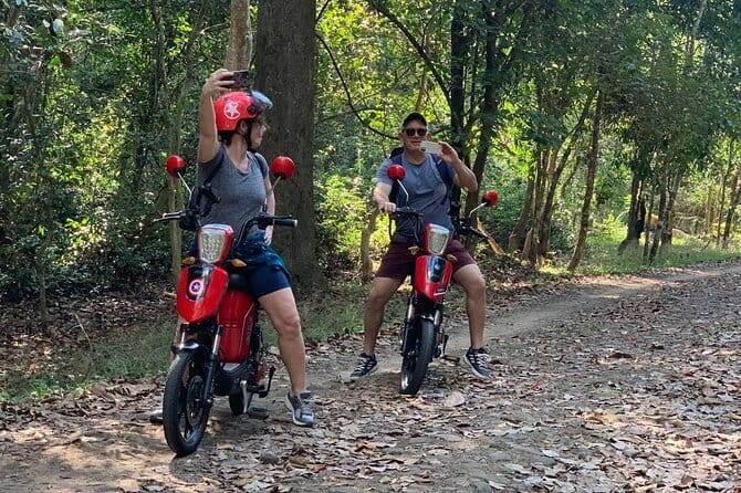 Angkor Wat Cycling Tour - Ta Nei, the quieter temple stop