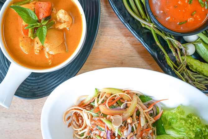 Angkor Wat Experience Temple Pass and Siem Reap Food Tour - Lunch near the temples