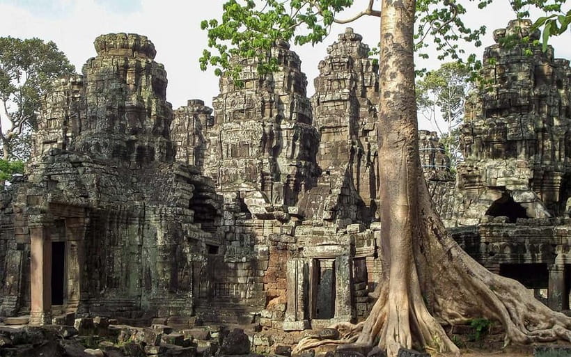 Angkor Wat: Full-Day Guided Sunset Tour - Phnom Bakheng at sunset