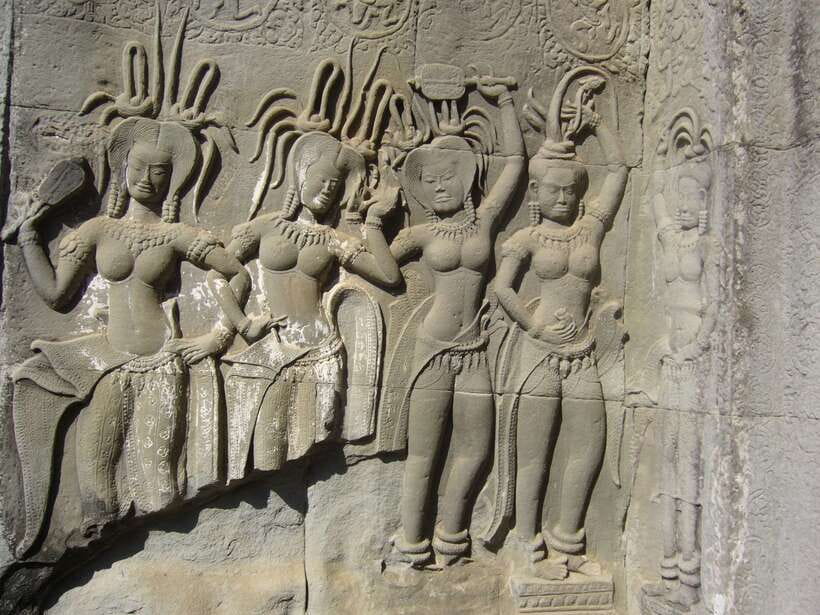 Angkor Wat Full-Day Private Tour with Sunrise - Bayon and the faces of Angkor Thom