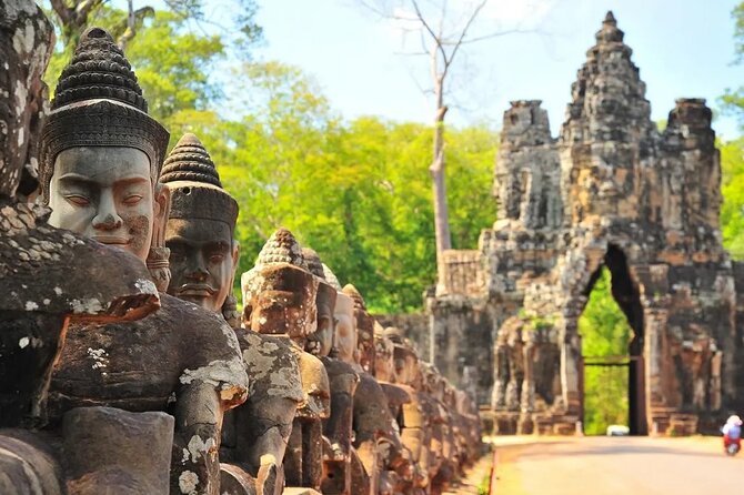 Angkor Wat full Day 'Small Group with sunset & Tour Guide - Angkor Thom leads you through the empire’s old capital