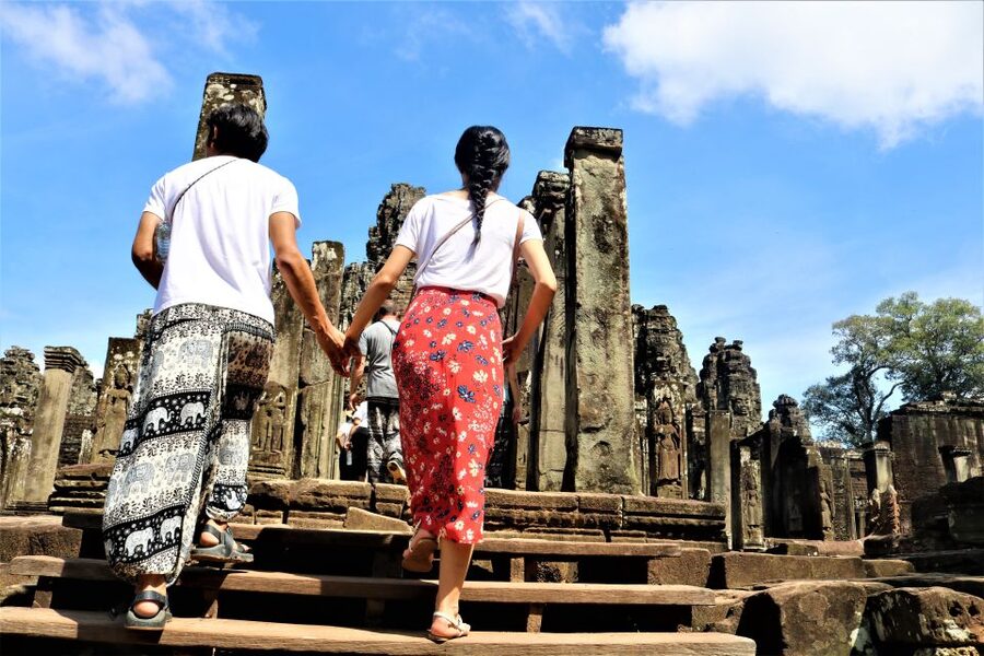 Angkor Wat: Full-Day Temples Small Group Tour - Bayon and its watchful stone faces