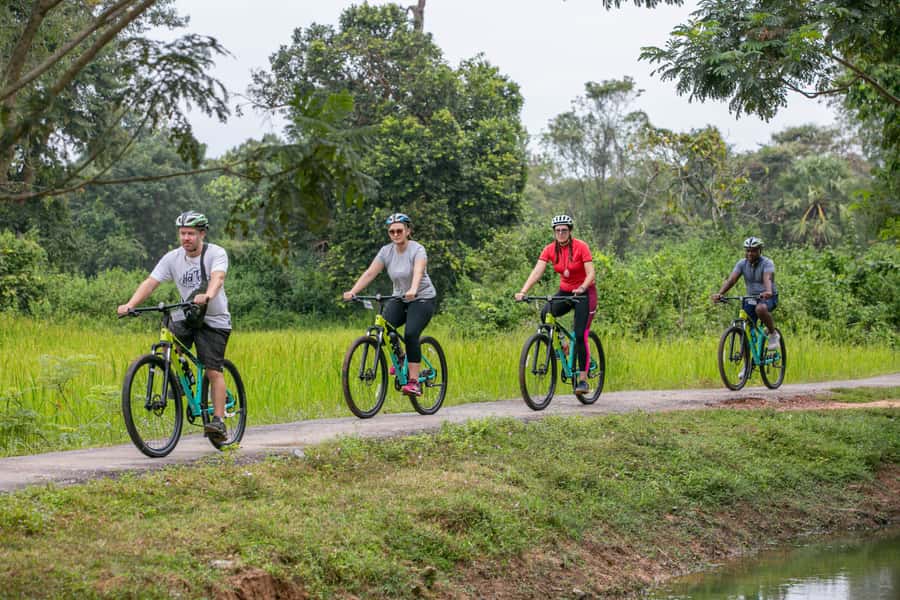 Angkor Wat: Guided Sunrise Bike Tour w/ Breakfast and Lunch - Is this ride suitable for you?