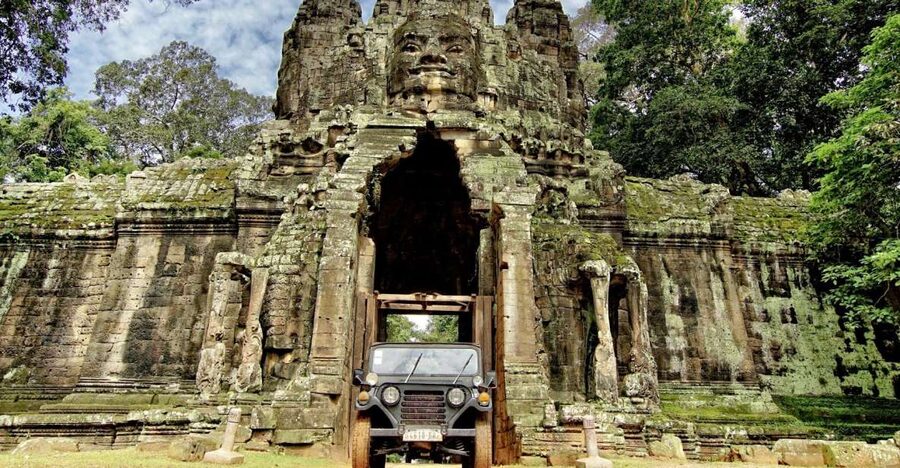 Angkor Wat in a vintage Jeep with driver - jeep rental - What your driver can and cannot do