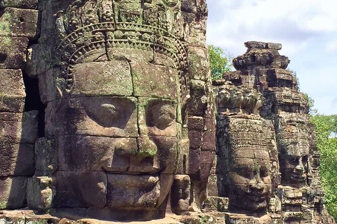 Angkor Wat one Day Private Tour for All Highlight Angkor Temples - Phnom Bakheng and the end-of-day view