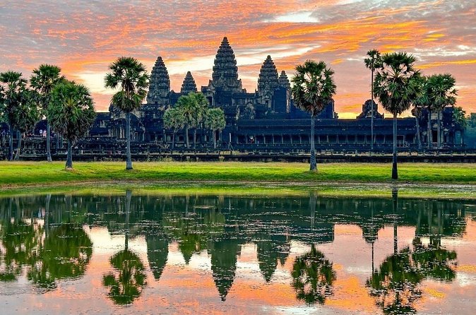Angkor Wat Private 2 day tour including National Park Phnom Kulen - Banteay Srei, the Citadel of Women