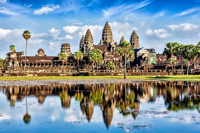 Angkor Wat Small Group Tour Inclusive lunch - Three hours inside Angkor Wat