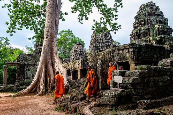 Angkor Wat Small Group Tour Inclusive lunch - The guide can shape the whole day